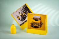تقویم رومیزی 1402 مشکی و زرد